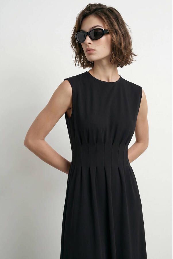 HYPEDROP maxi jurk met plooien zwart