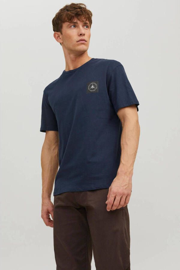 JACK & JONES CORE T-shirt JCOFILO met backprint donkerblauw