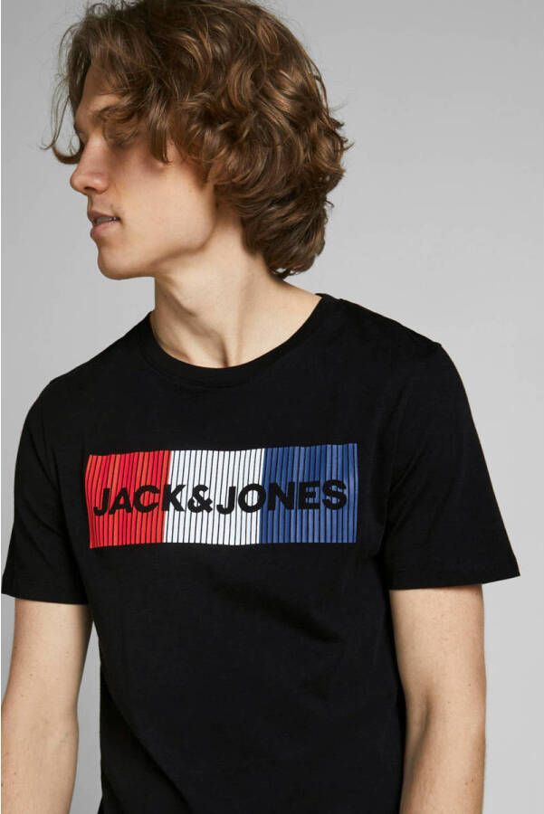 JACK & JONES ESSENTIALS T-shirt JJECORP met logo zwart rood