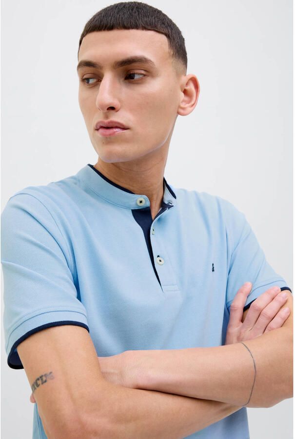 Jack & Jones Poloshirt JJEPAULOS MAO POLO met geborduurd logo