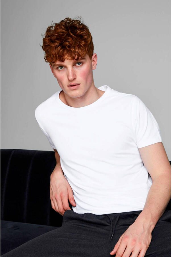 Jack & Jones T-shirt JJEBASIC met smalle pasvorm voor elke dag effen modieus smal katoenmix ronde hals