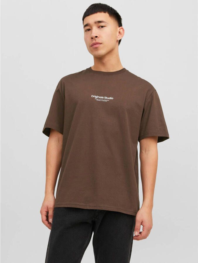 JACK & JONES ORIGINALS regular fit T-shirt JORVESTERBRO van biologisch katoen bruin