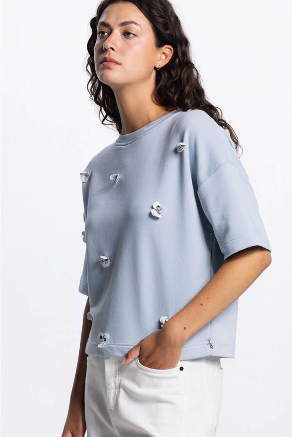 JANSEN AMSTERDAM Dames Truien & Vesten Noa Trui Sw 170 Sweat Short Sleeve Flower Sequins Lichtblauw - Foto 6