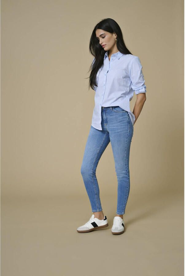 JDY Skinny fit jeans FINA MW SKINNY ANK JNS MB NOOS DNM