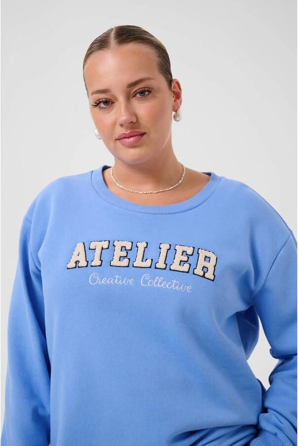 Kaffe Curve Plus Size sweater met tekst blauw - Foto 2