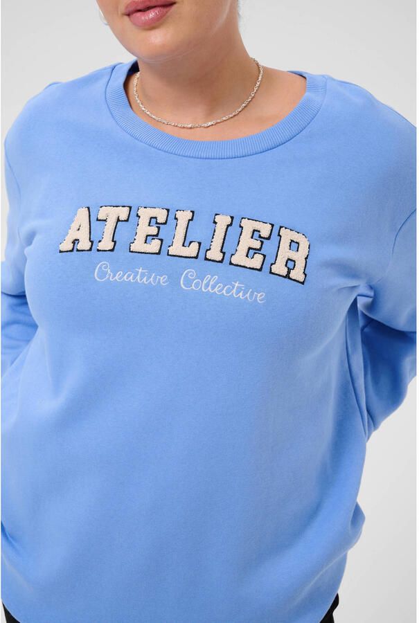 Kaffe Curve Plus Size sweater met tekst blauw - Foto 3