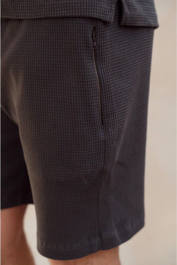 Kultivate Ezra regular casual short antraciet met textuur - Foto 2