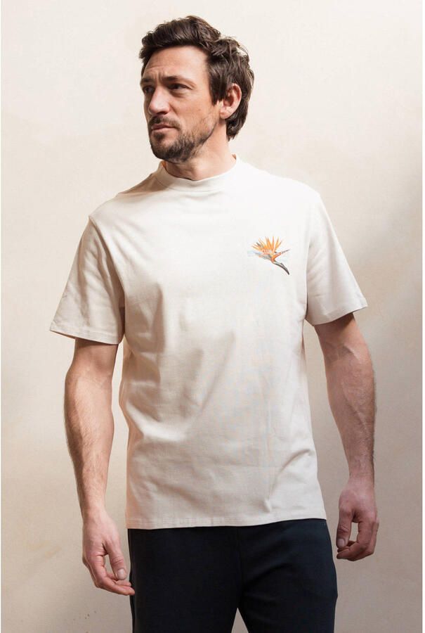 Kultivate relaxed T-shirt met backprint ecru