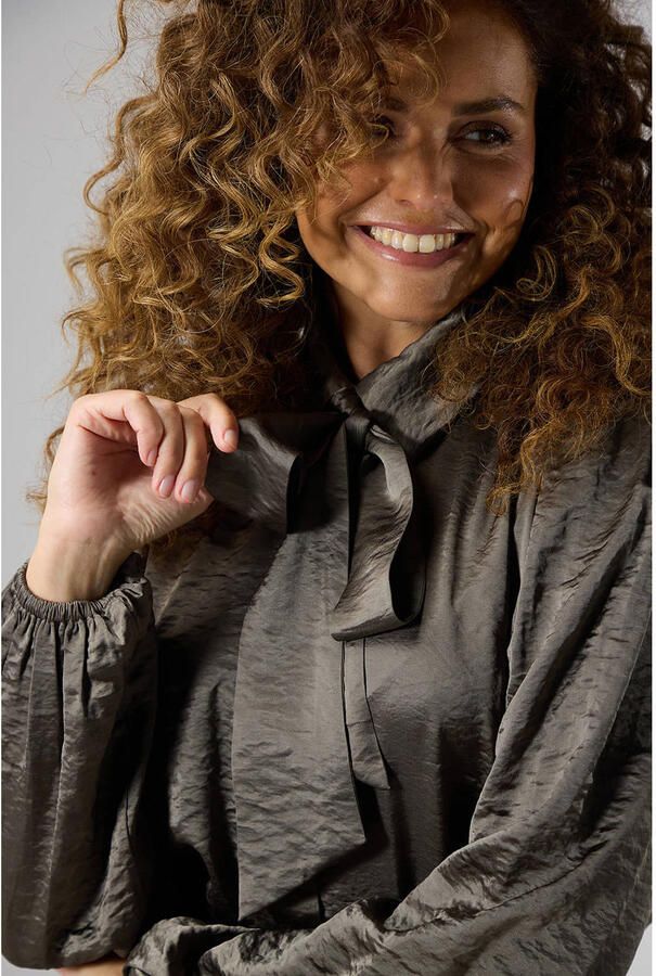 LabeL DOT rechtvallende blouse taupe - Foto 2