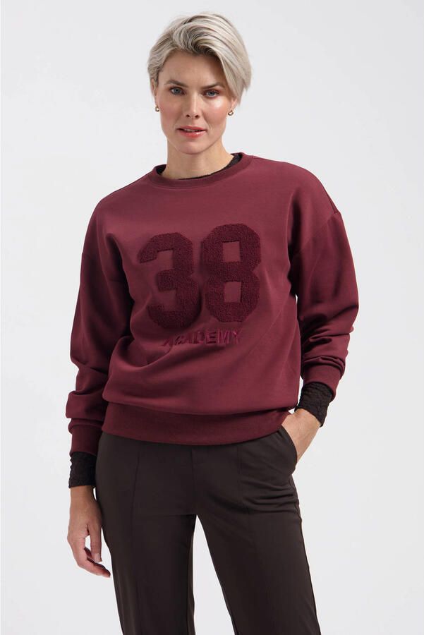 Lady Day sweater met tekst donkerrood