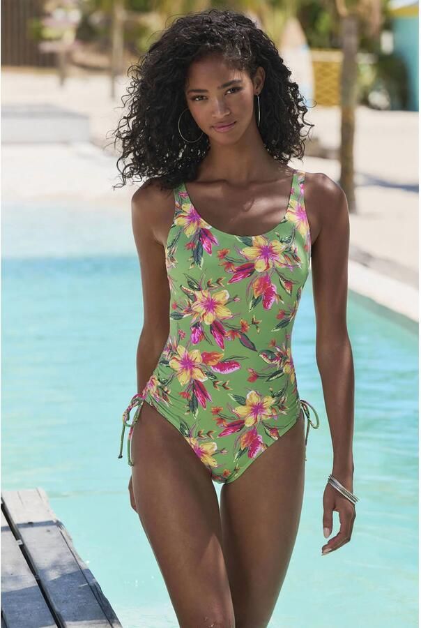 Lascana Badpak MALIA met zijrimpeling en tropische print