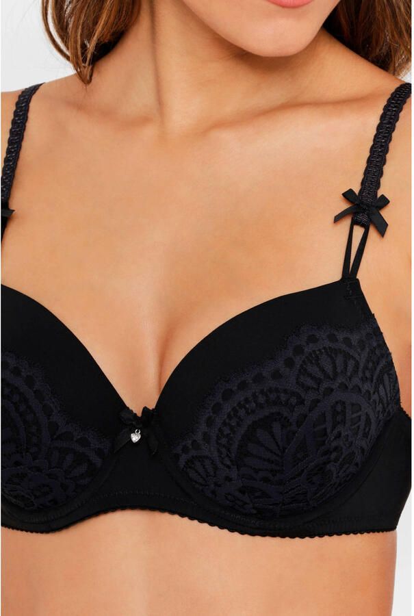 Lascana Bh met steuncups Aurora met beugel en van fijne kant dessous