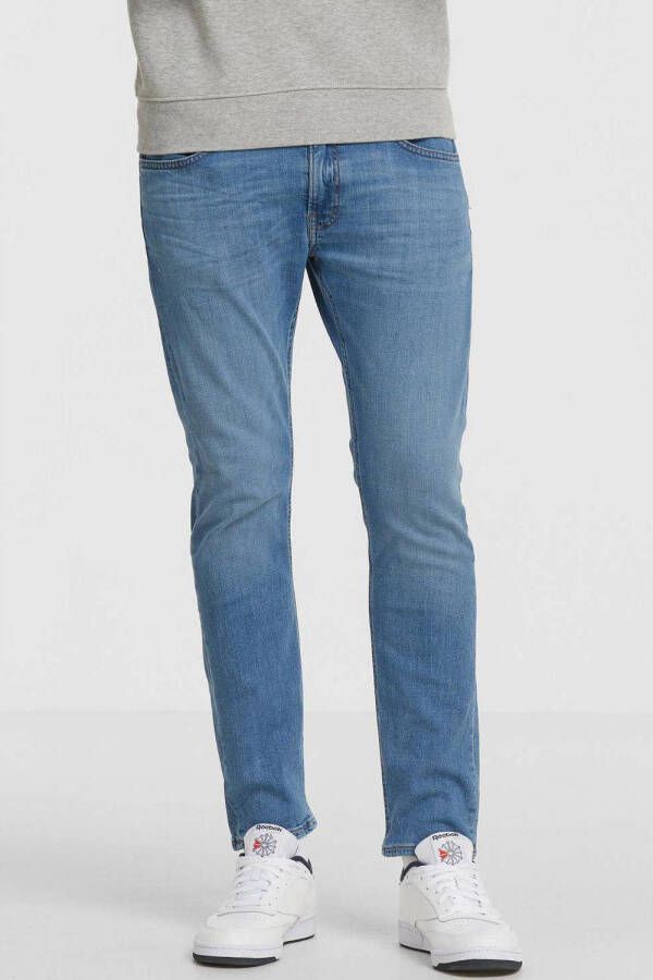 Lee slim tapered fit jeans LUKE worn in cody