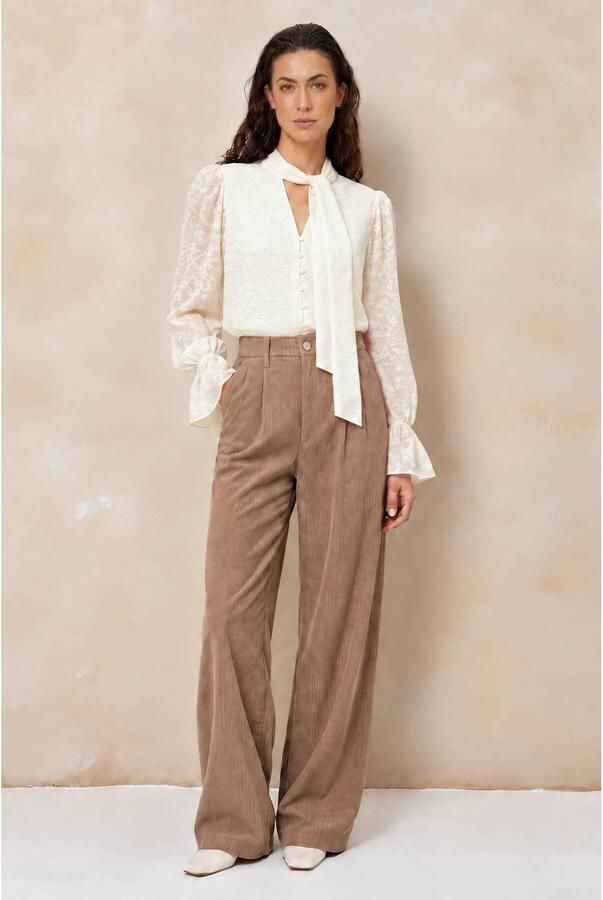 Lofty Manner jacquard blouse met ruches ecru - Foto 2