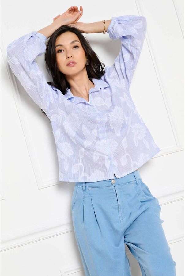 LOLALIZA gebloemde blouse met krijtstreep lichtblauw