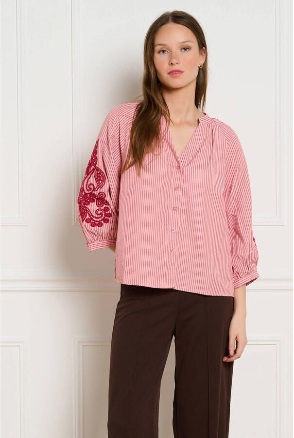 LOLALIZA gestreepte blouse met borduursels roze