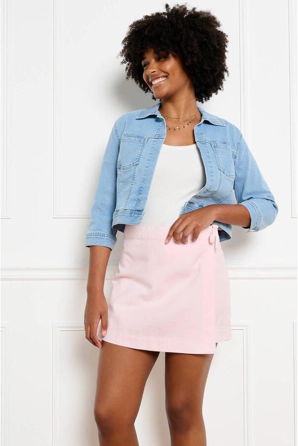 LOLALIZA high waist skinny denim short met overslag detail lichtroze