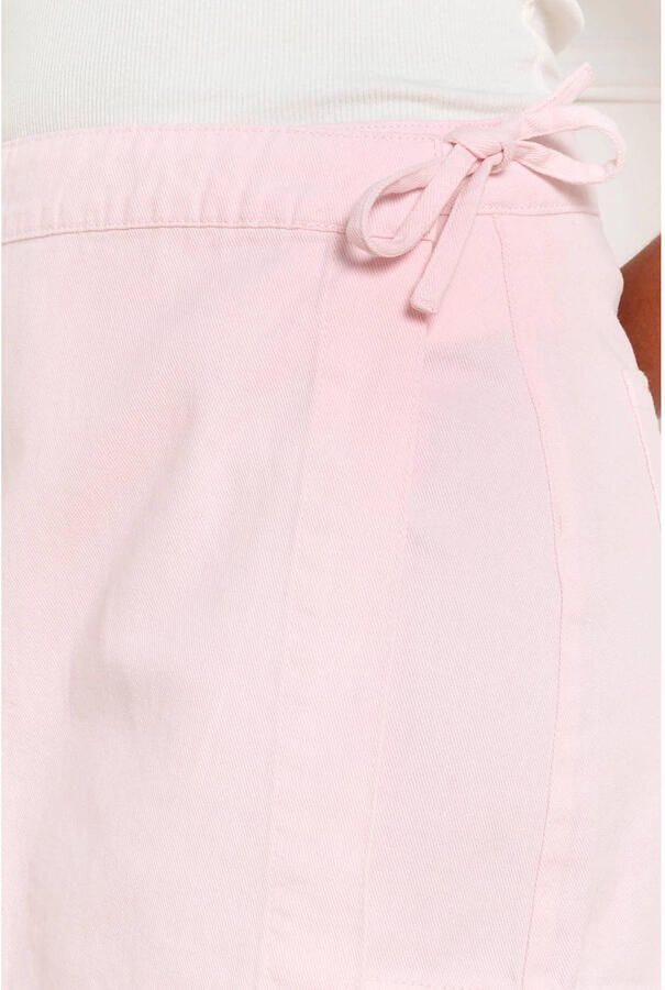 LOLALIZA high waist skinny denim short met overslag detail lichtroze - Foto 3