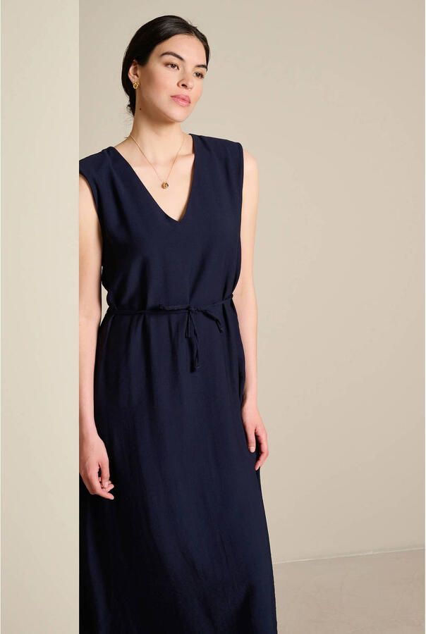 LOLALIZA midi jurk met ceintuur donkerblauw