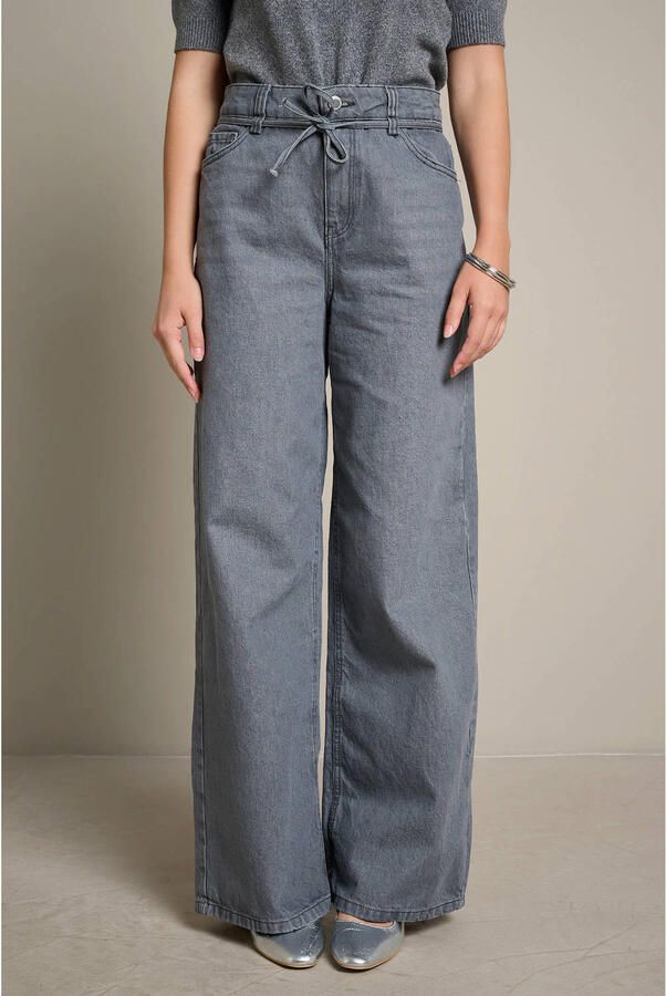 LOLALIZA regular waist zwangerschaps wide leg jeans met ceintuur grijs denim