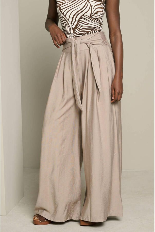 LOLALIZA wide leg fit broek met knoopdetail beige