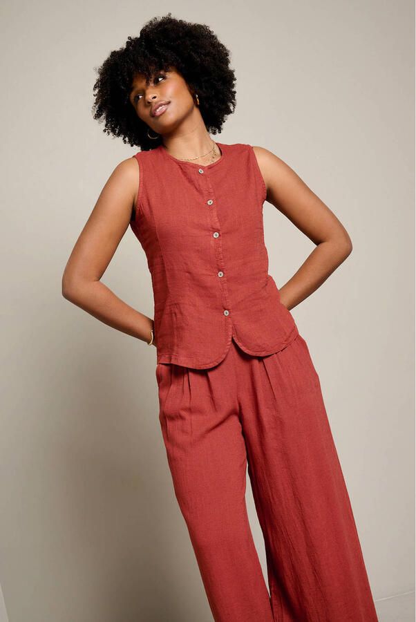 LOLALIZA wollen gilet met smockwerk roodbruin
