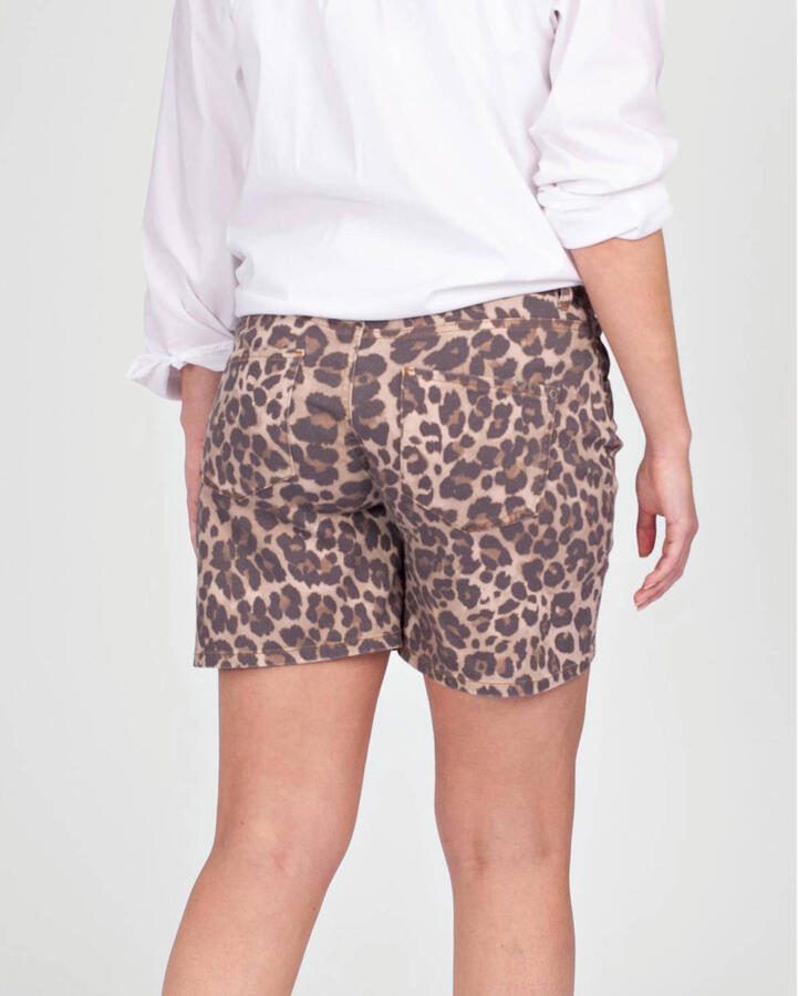 LOVE2WAIT regular waist zwangerschaps casual short met panterprint bruin - Foto 2