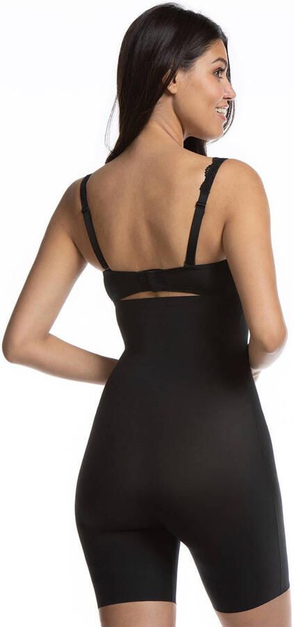 Magic Body Fashion Shapingbroek Maxi Hi-Bermuda Siliconen afwerking aan de bovenkant voorkomt oprollen