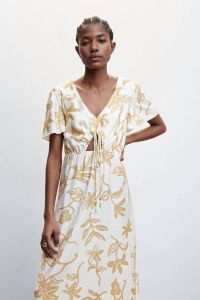 Mango jurk met bladprint en open detail ecru beige
