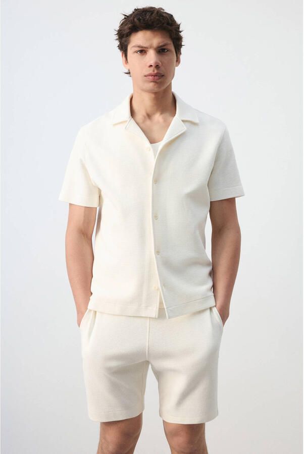 Mango Man katoenen regular fit overhemd lichtbeige