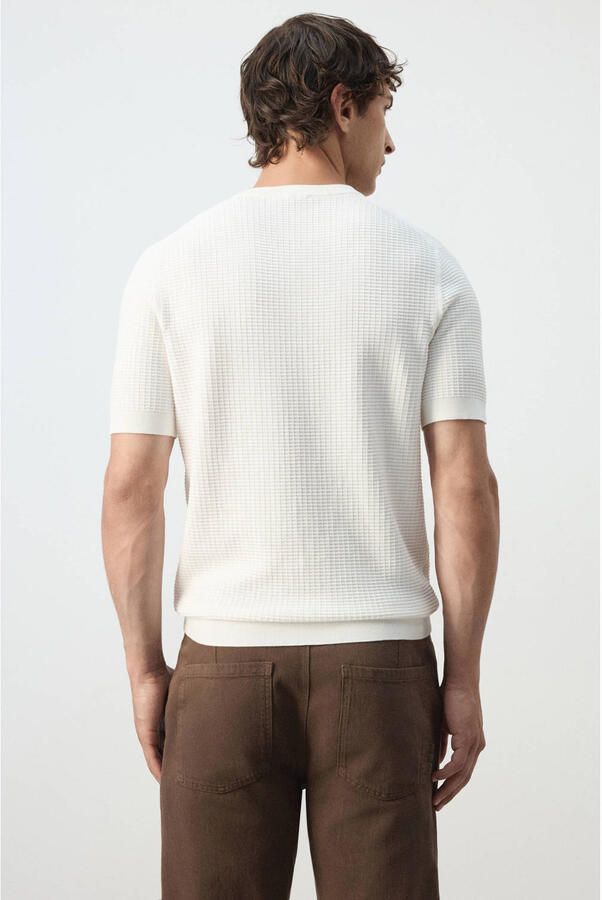 Mango Man regular fit gebreide T-shirt naturel wit - Foto 3