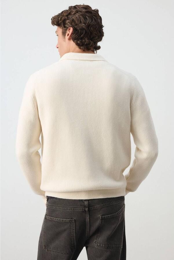 Mango Man regular fit gebreide trui met wol naturel wit - Foto 2