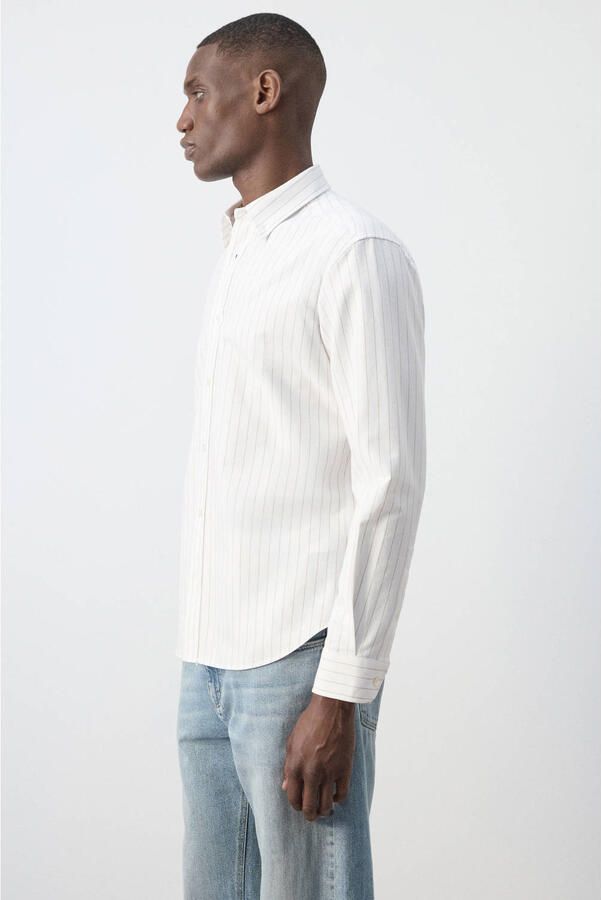 Mango Man regular fit overhemd met krijtstreep lichtbeige - Foto 3