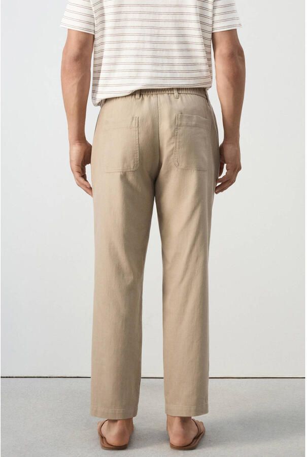 Mango Man relaxed fit casual broek met linnen lichtbeige - Foto 4
