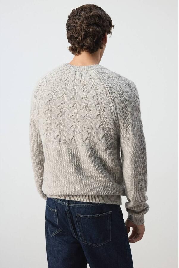 Mango Man relaxed fit gebreide trui met kabels en wol pastelgrijs - Foto 3