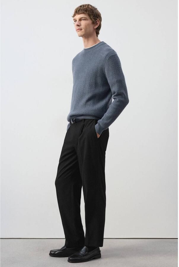 Mango Man relaxed fit pantalon met plooien zwart - Foto 2