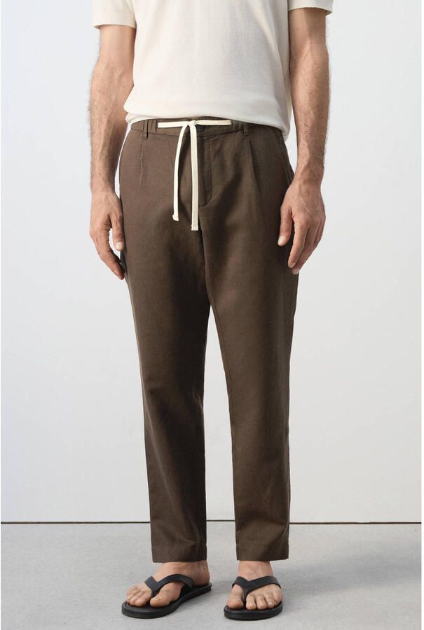 Mango Man slim fit chino met linnen donkerbruin