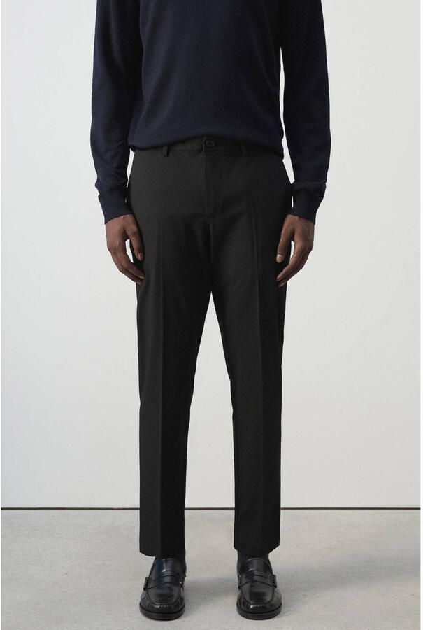 Mango Man slim fit cropped broek zwart
