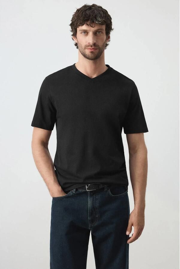 Mango Man slim fit T-shirt zwart