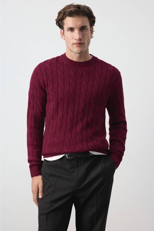 Mango Man wollen regular fit gebreide trui met kabels middenrood