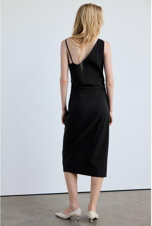 Mango asymmetrische midi jurk met plooien zwart - Foto 2