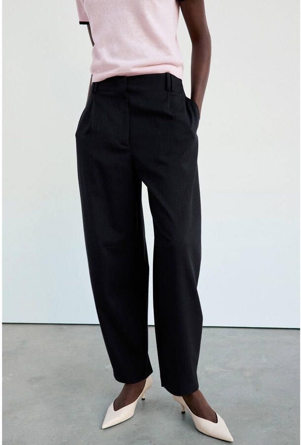 Mango barrel broek met krijtstreep donkerblauw
