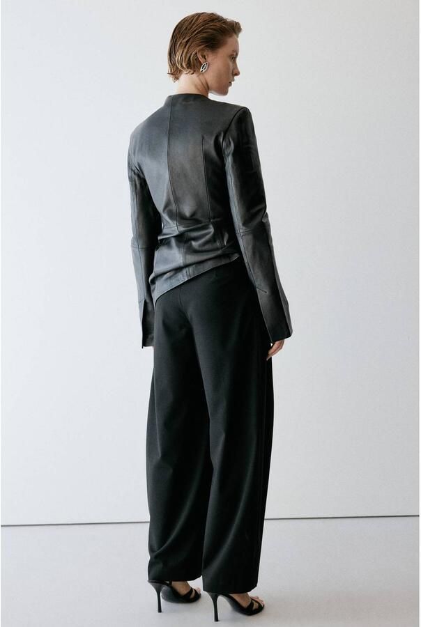 Mango barrel pantalon met plooien zwart - Foto 2