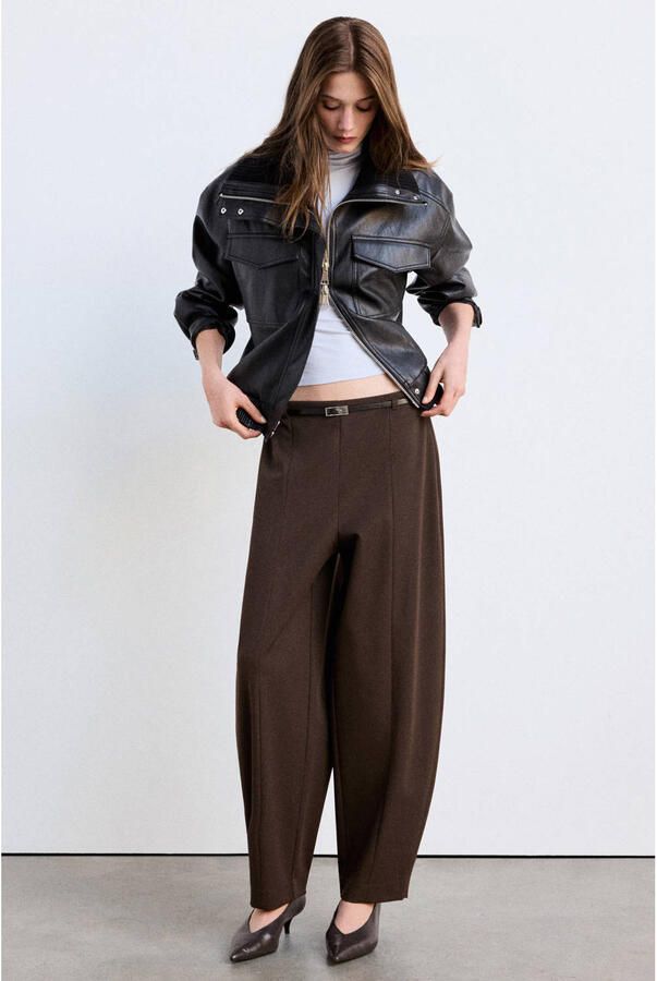 Mango barrel regular waist broek met ceintuur bruin - Foto 3