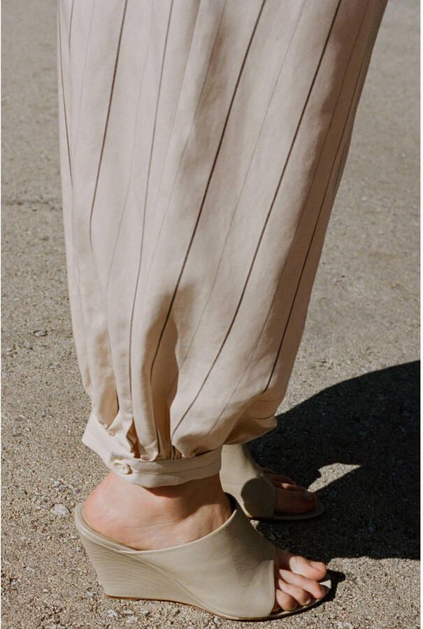 Mango barrel regular waist gestreepte broek beige - Foto 2