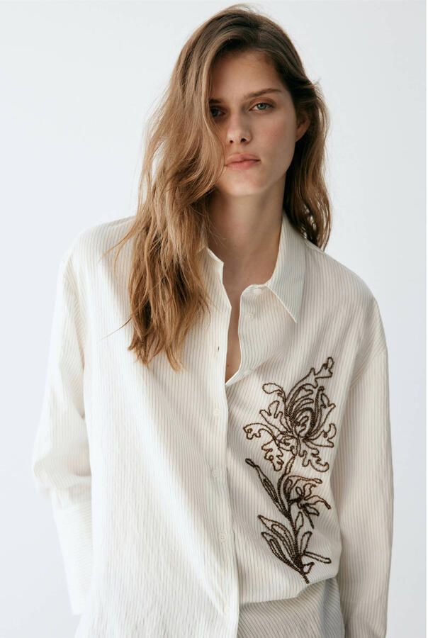 Mango blouse met krijtstreep en borduursels bruin