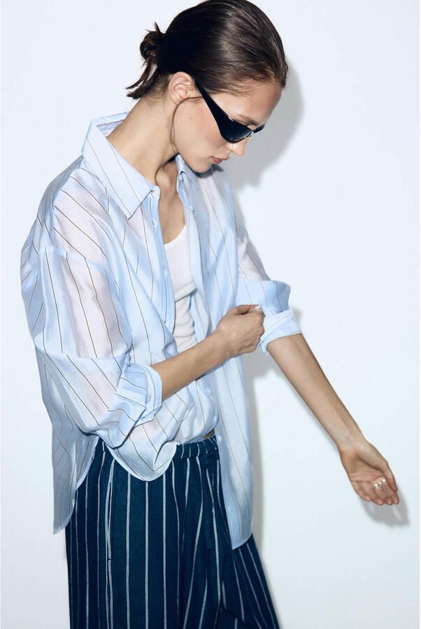Mango blouse met krijtstreep lichtblauw