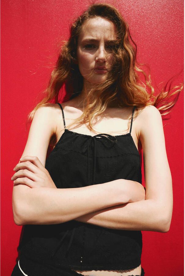 Mango broderie top zwart