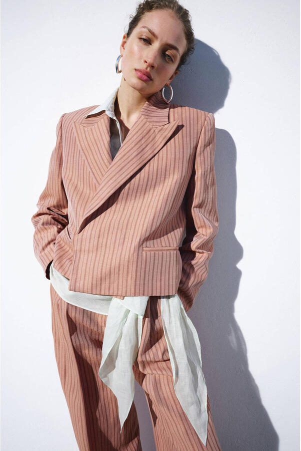 Mango cropped blazer met linnen met krijtstreep oudroze