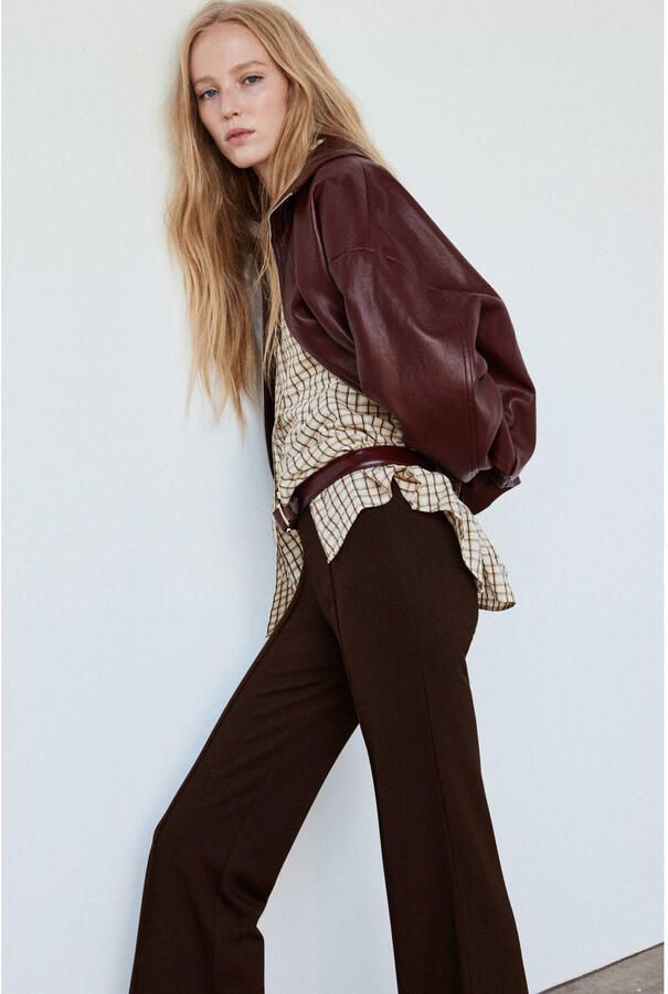 Mango flared broek bruin - Foto 3
